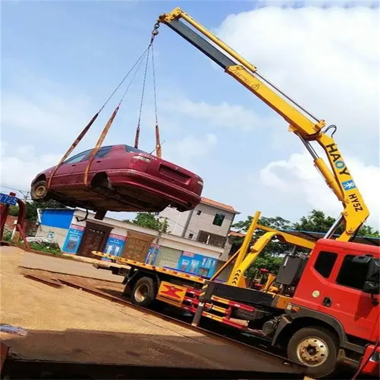 龙海吊车吊汽车的正确方法